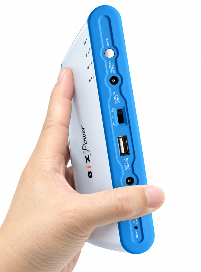 Slim BiXPower BP100 battery and output ports